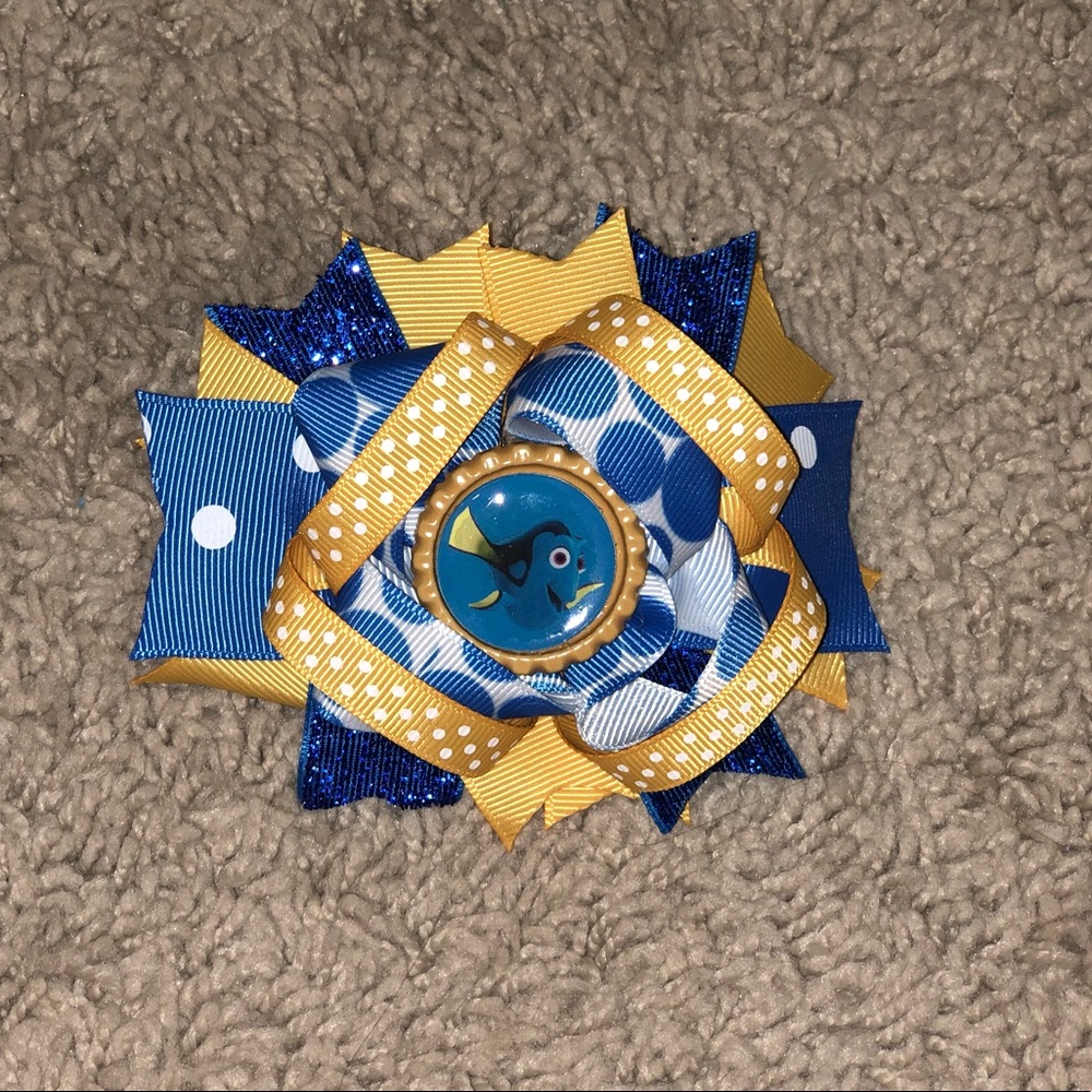 🐠 Girls “Dory” Bottle Cap Hair Bow.